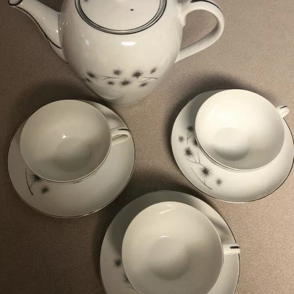 Mid Century Starburst Tea Set - Picture 2 of 6